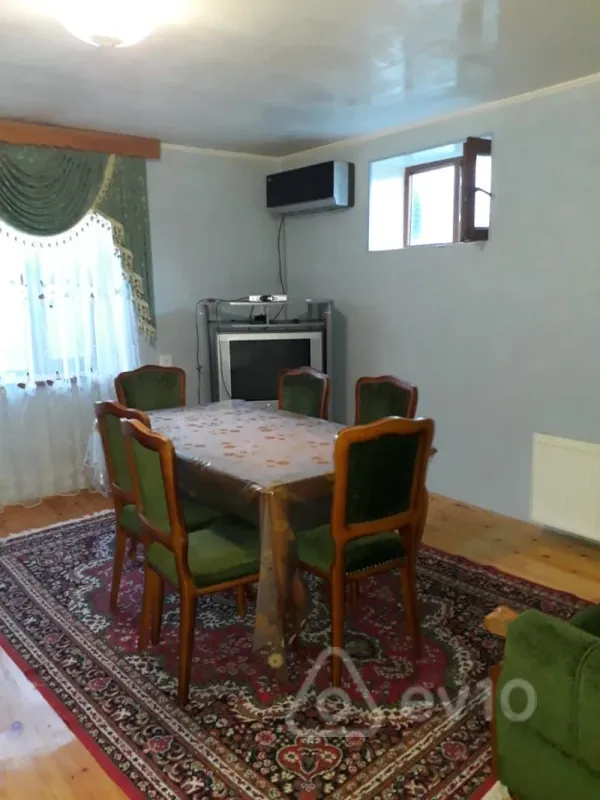 Satılır 4 otaqlı həyət evi 283 m²
