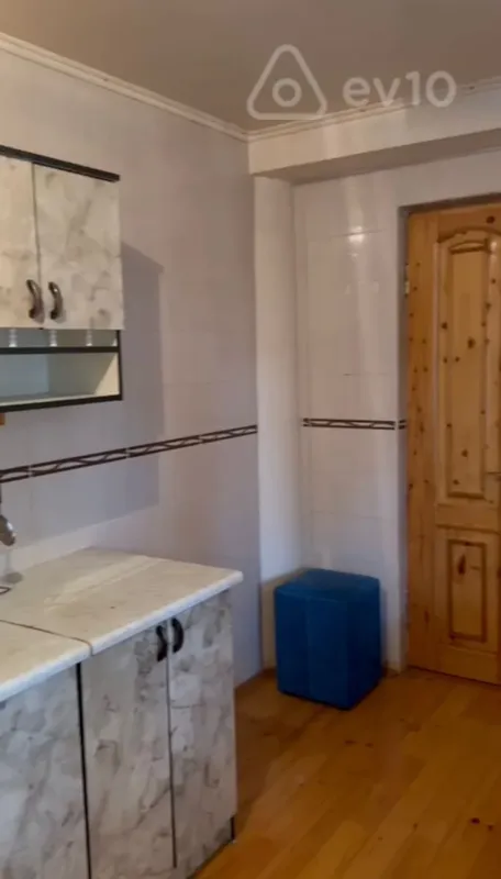 Satılır 4 otaqlı həyət evi 283 m²