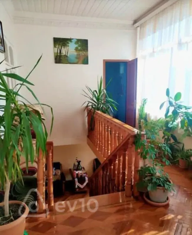 Satılır 4 otaqlı həyət evi 283 m²