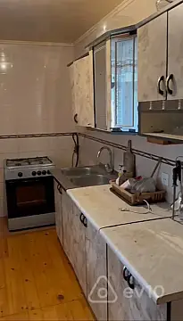 Satılır 4 otaqlı həyət evi 283 m²