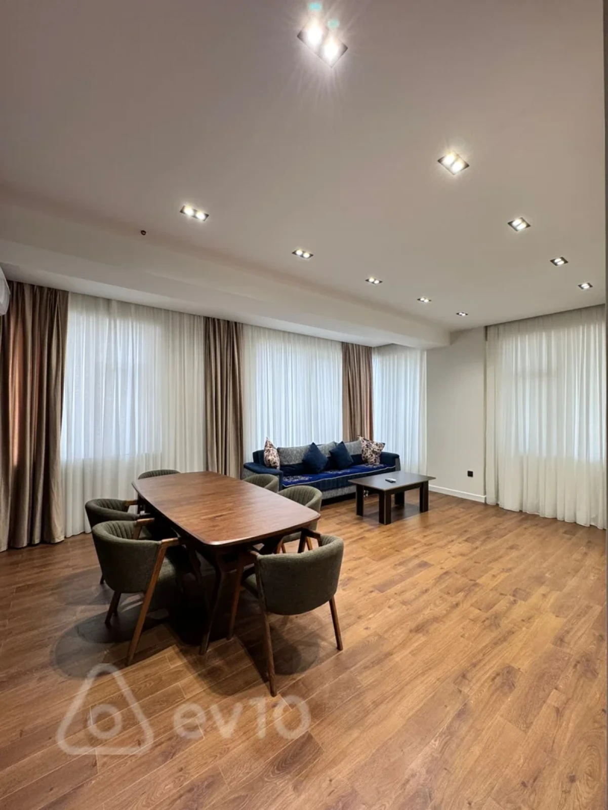 Satılır 4 otaqlı yeni tikili 170 m²
