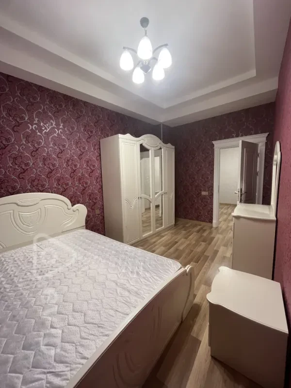 Kirayə verilir 2 otaqlı yeni tikili 77 m²