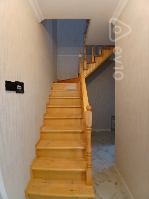 Satılır 4 otaqlı həyət evi 100 m²