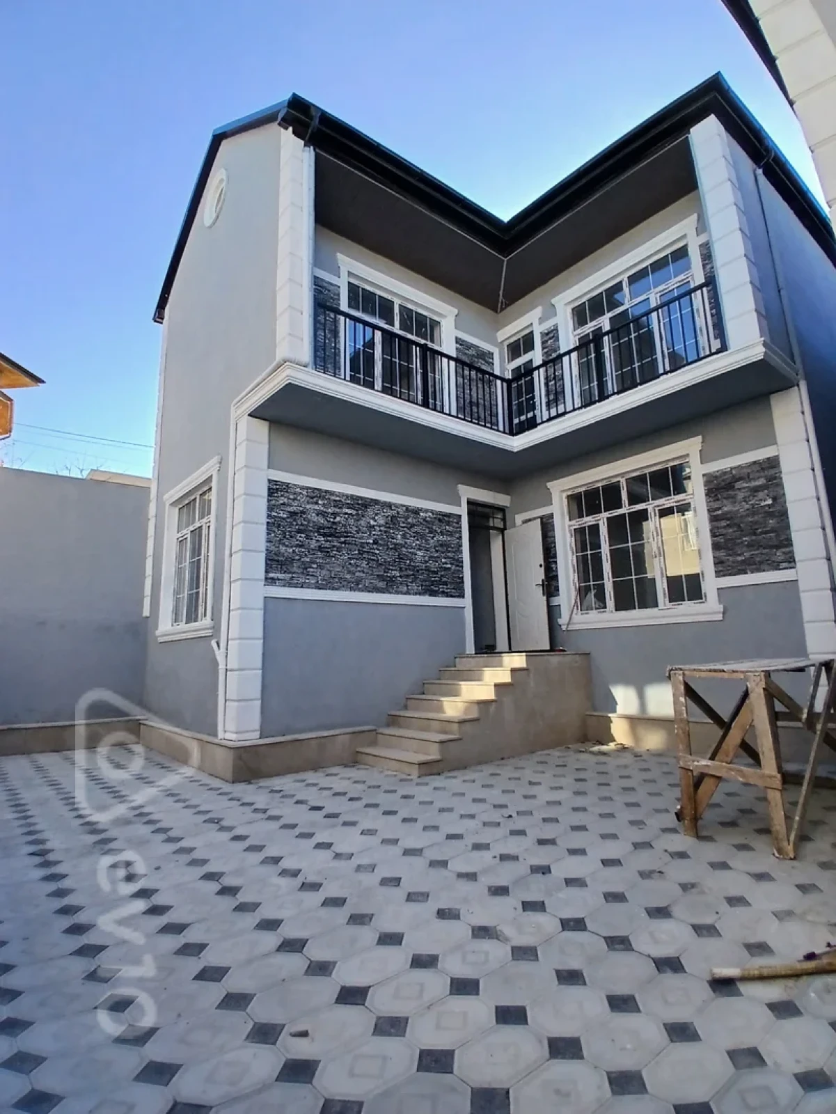 Satılır 5 otaqlı həyət evi 190 m²