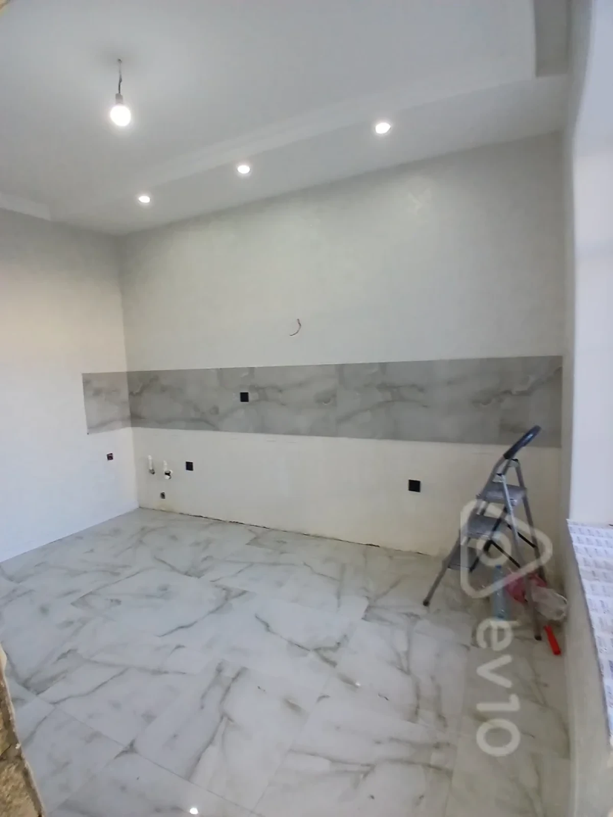 Satılır 5 otaqlı həyət evi 190 m²