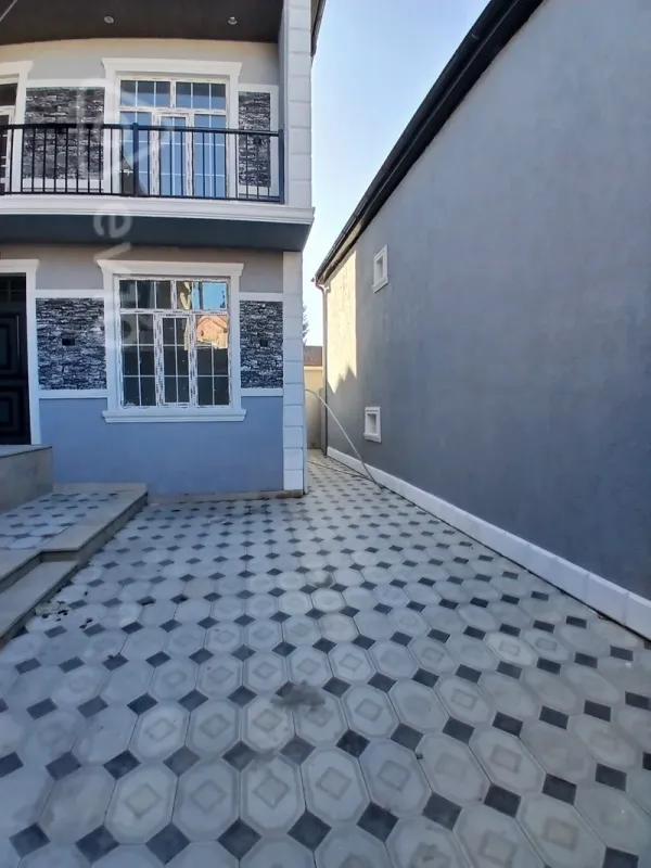 Satılır 5 otaqlı həyət evi 190 m²