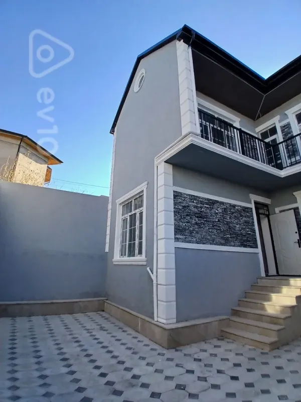 Satılır 5 otaqlı həyət evi 190 m²