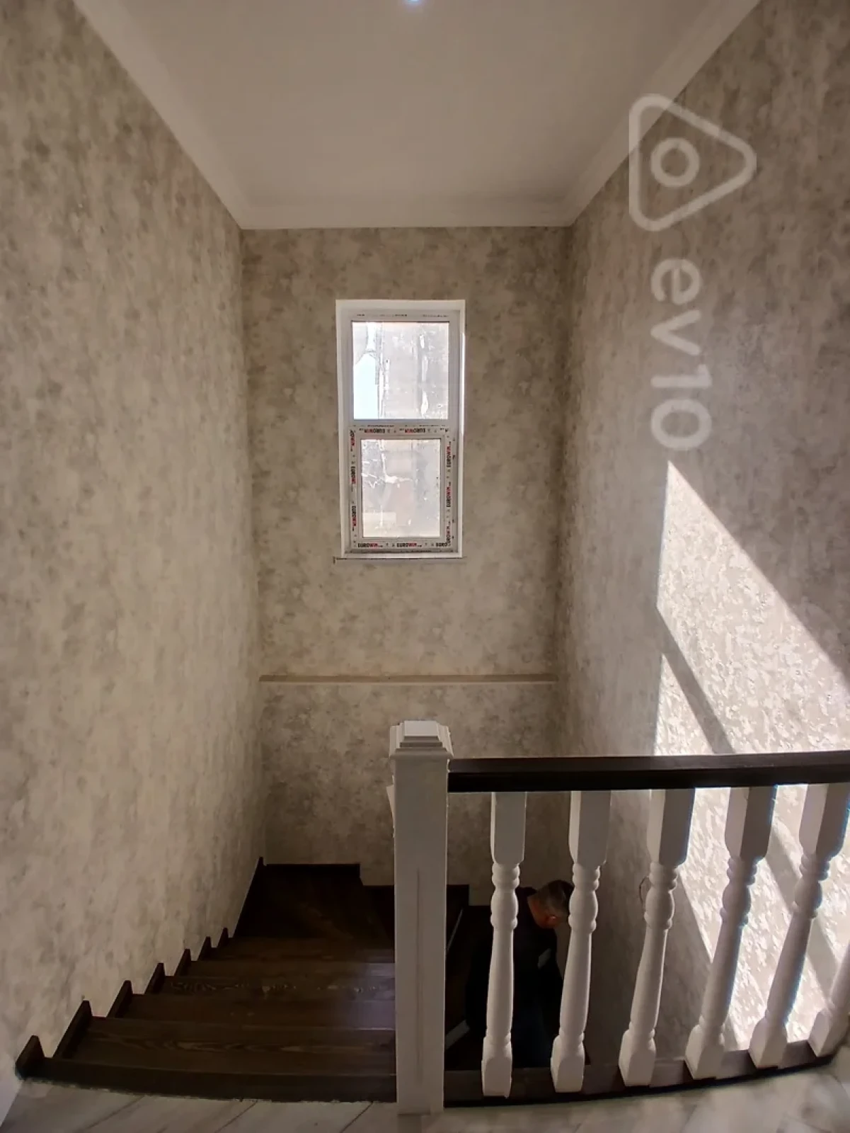 Satılır 5 otaqlı həyət evi 190 m²