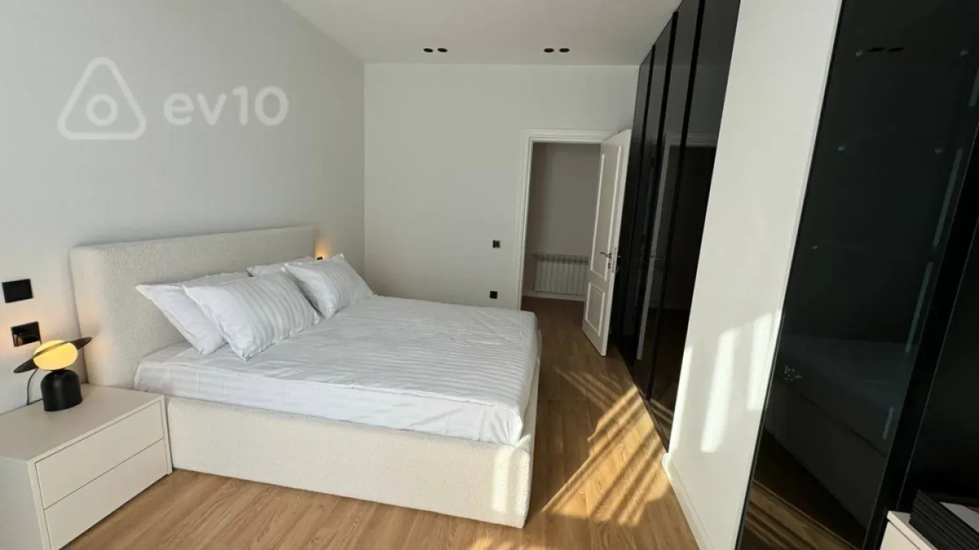 Kirayə verilir 2 otaqlı yeni tikili 90 m²