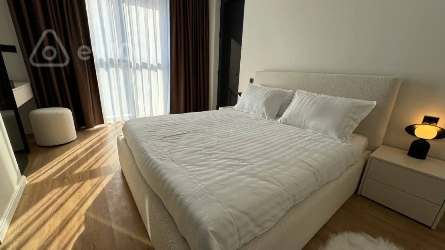 Kirayə verilir 2 otaqlı yeni tikili 90 m²