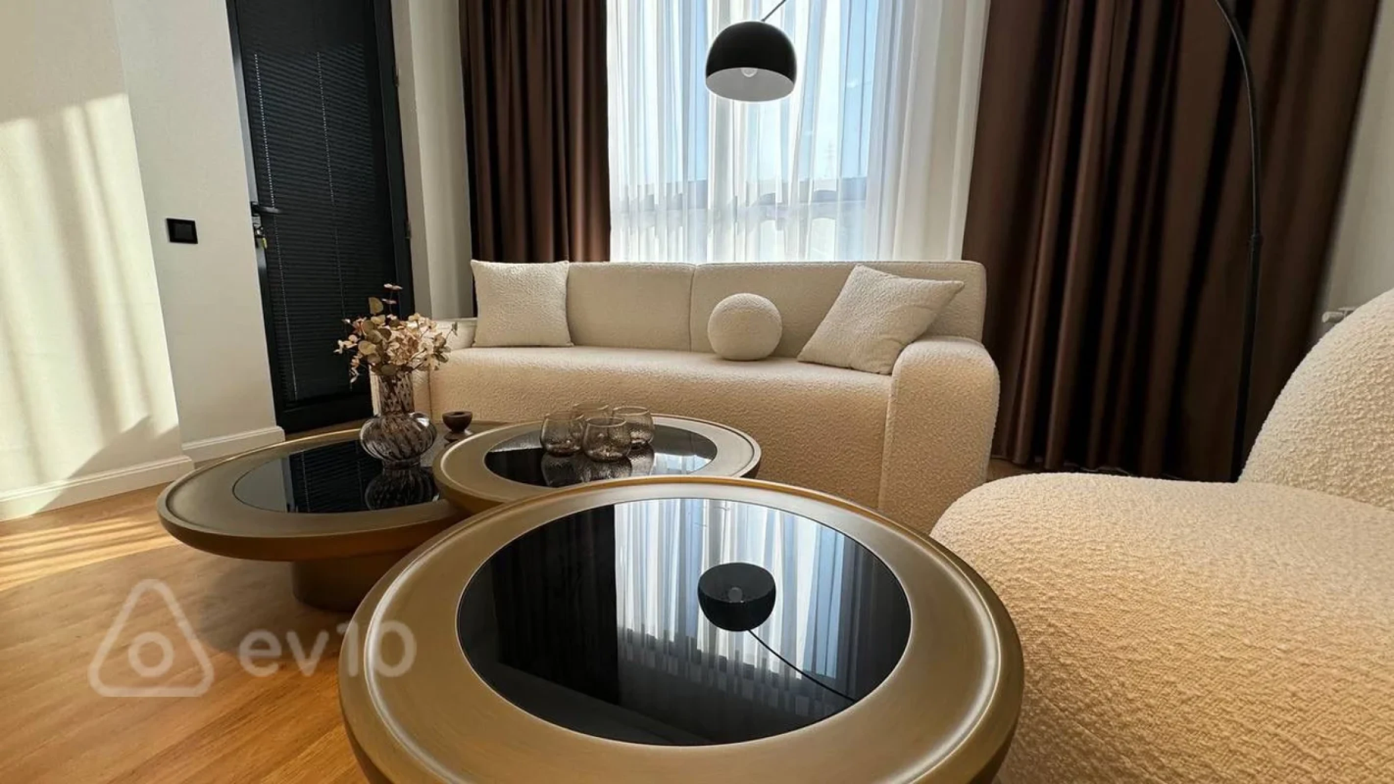 Kirayə verilir 2 otaqlı yeni tikili 90 m²