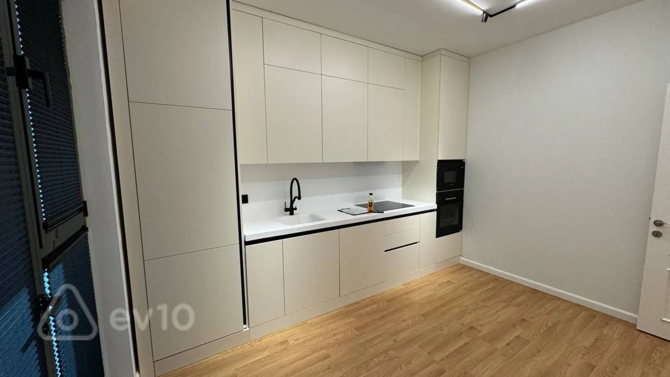 Kirayə verilir 2 otaqlı yeni tikili 90 m²