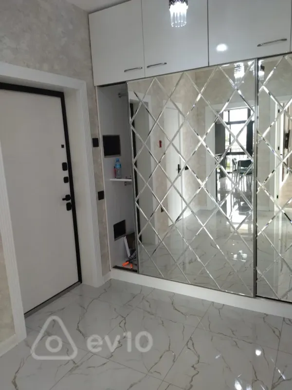 Kirayə verilir 2 otaqlı yeni tikili 82 m²