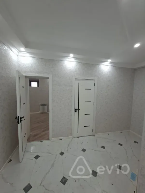 Satılır 3 otaqlı yeni tikili 80 m²