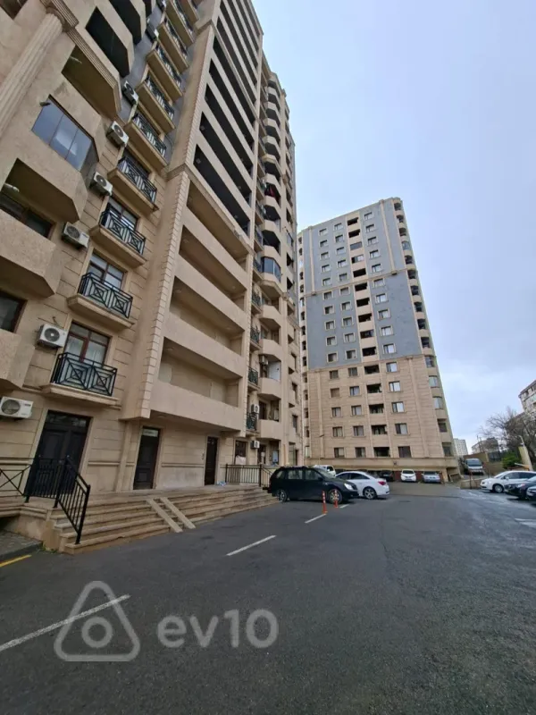 Satılır 3 otaqlı yeni tikili 80 m²