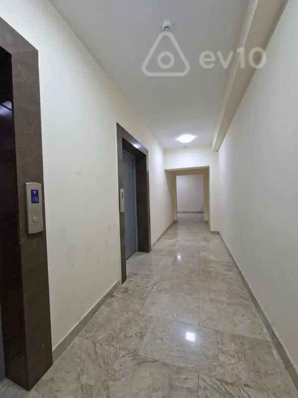 Satılır 3 otaqlı yeni tikili 80 m²