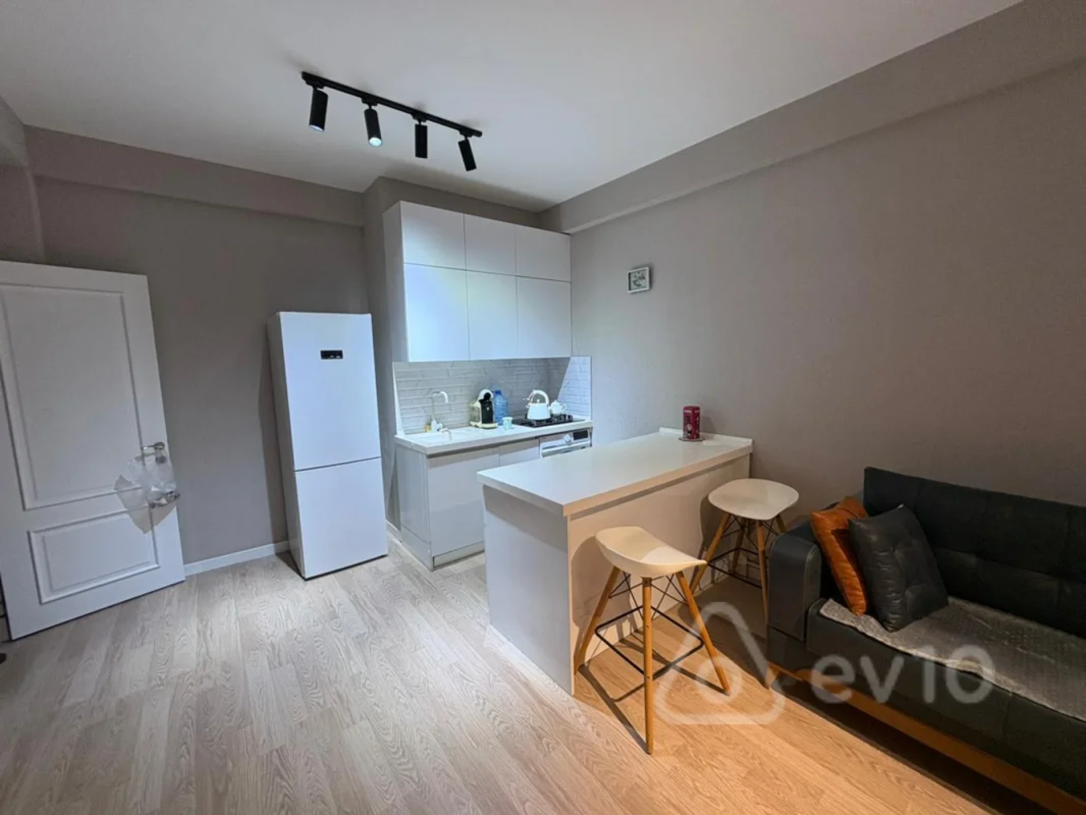 Kirayə verilir 2 otaqlı yeni tikili 70 m²