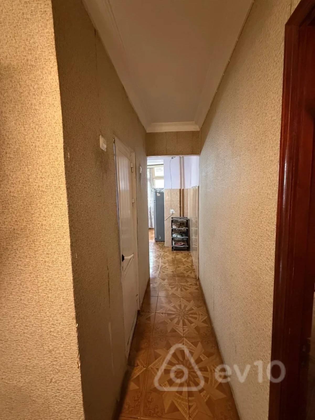 Kirayə verilir 2 otaqlı köhnə tikili 55 m²
