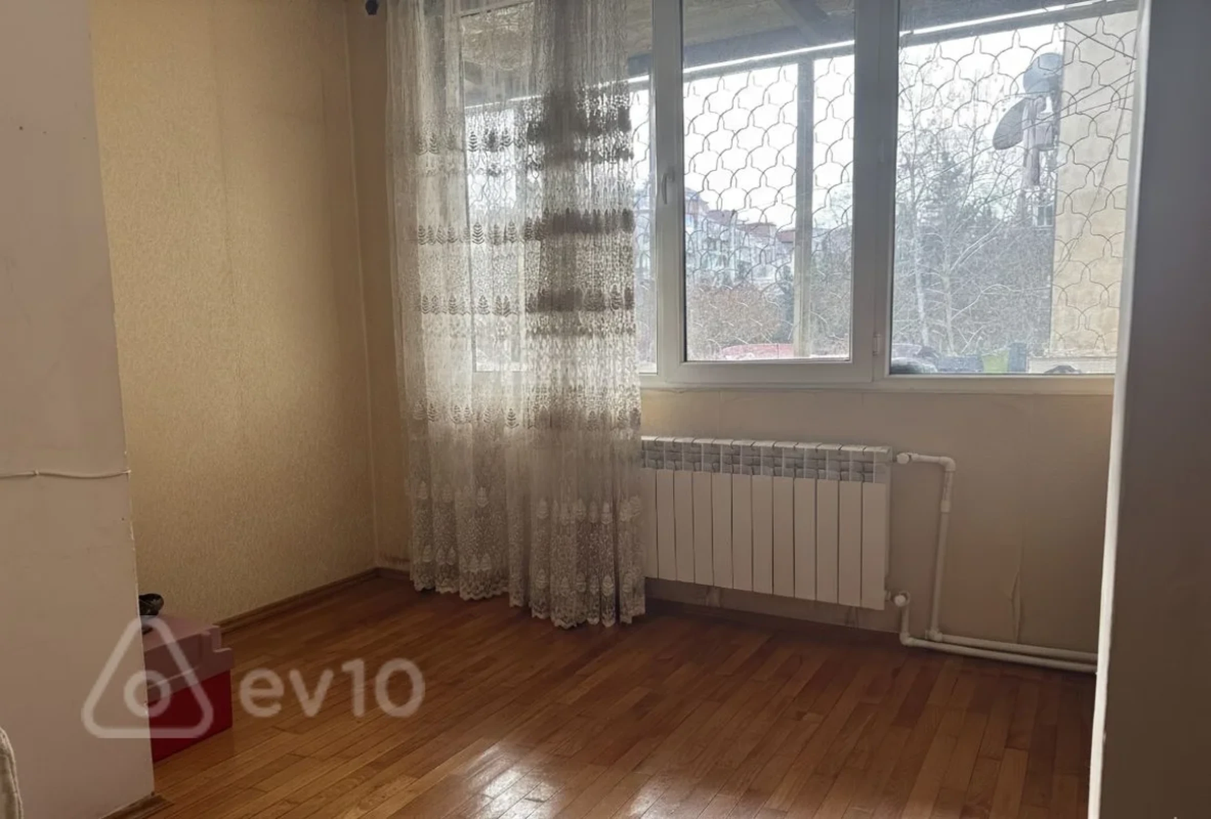 Kirayə verilir 2 otaqlı köhnə tikili 55 m²