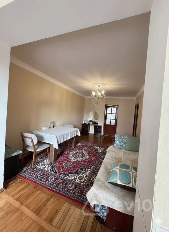 Kirayə verilir 2 otaqlı köhnə tikili 55 m²