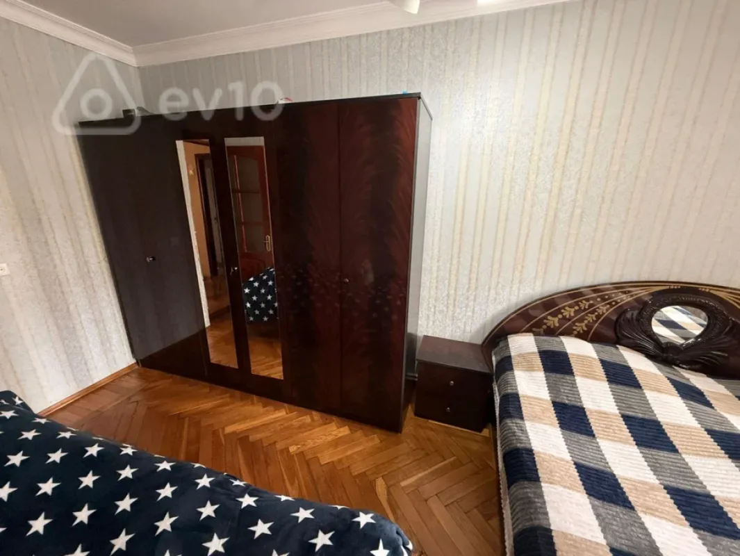 Kirayə verilir 2 otaqlı köhnə tikili 55 m²