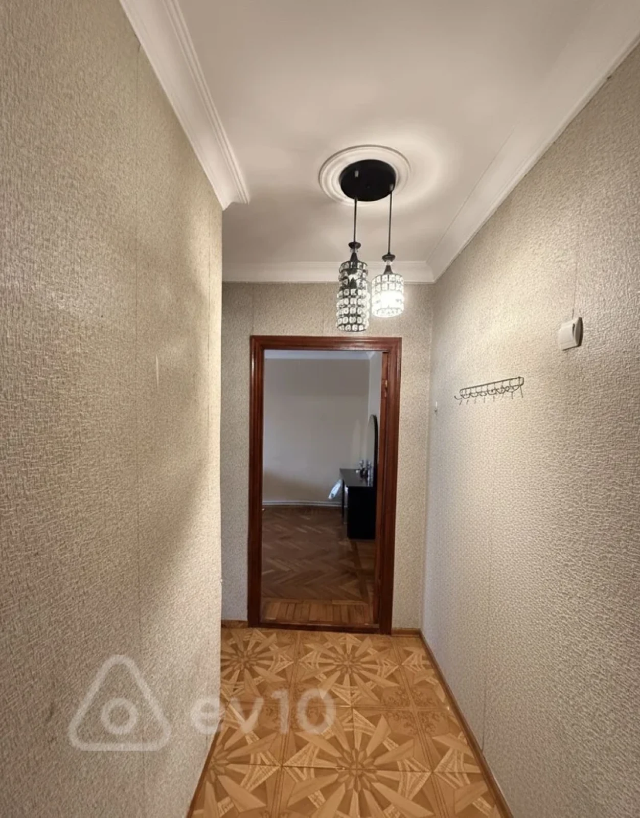 Kirayə verilir 2 otaqlı köhnə tikili 55 m²