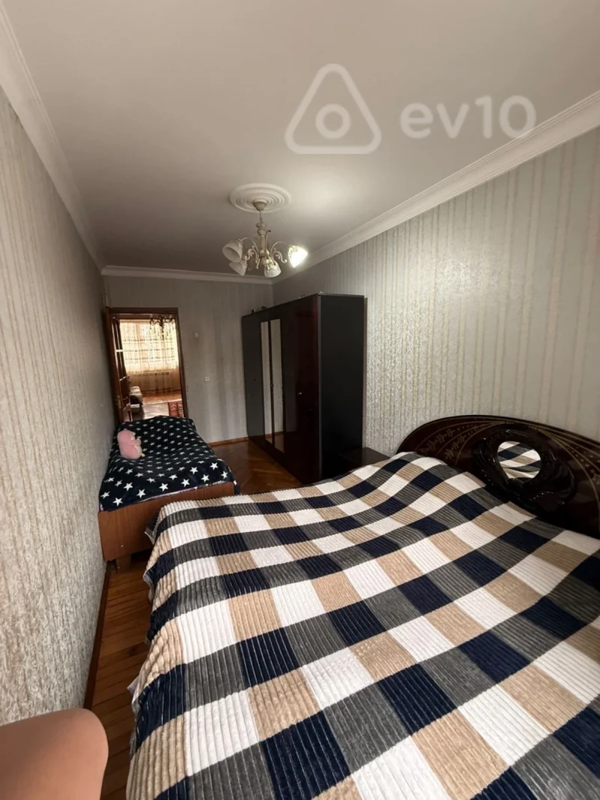 Kirayə verilir 2 otaqlı köhnə tikili 55 m²