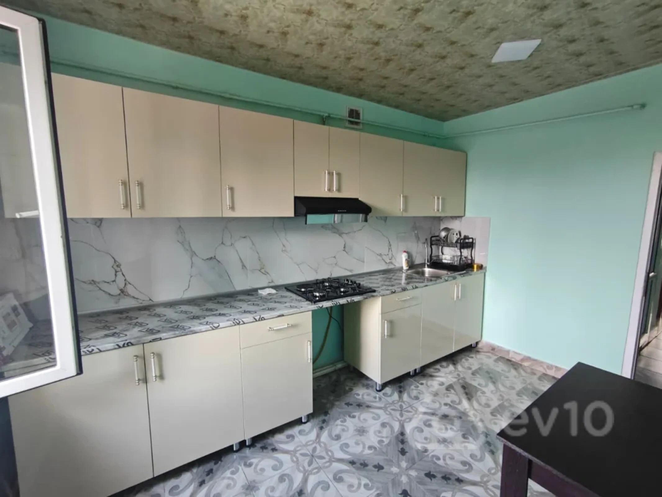 Kirayə verilir 3 otaqlı köhnə tikili 75 m²