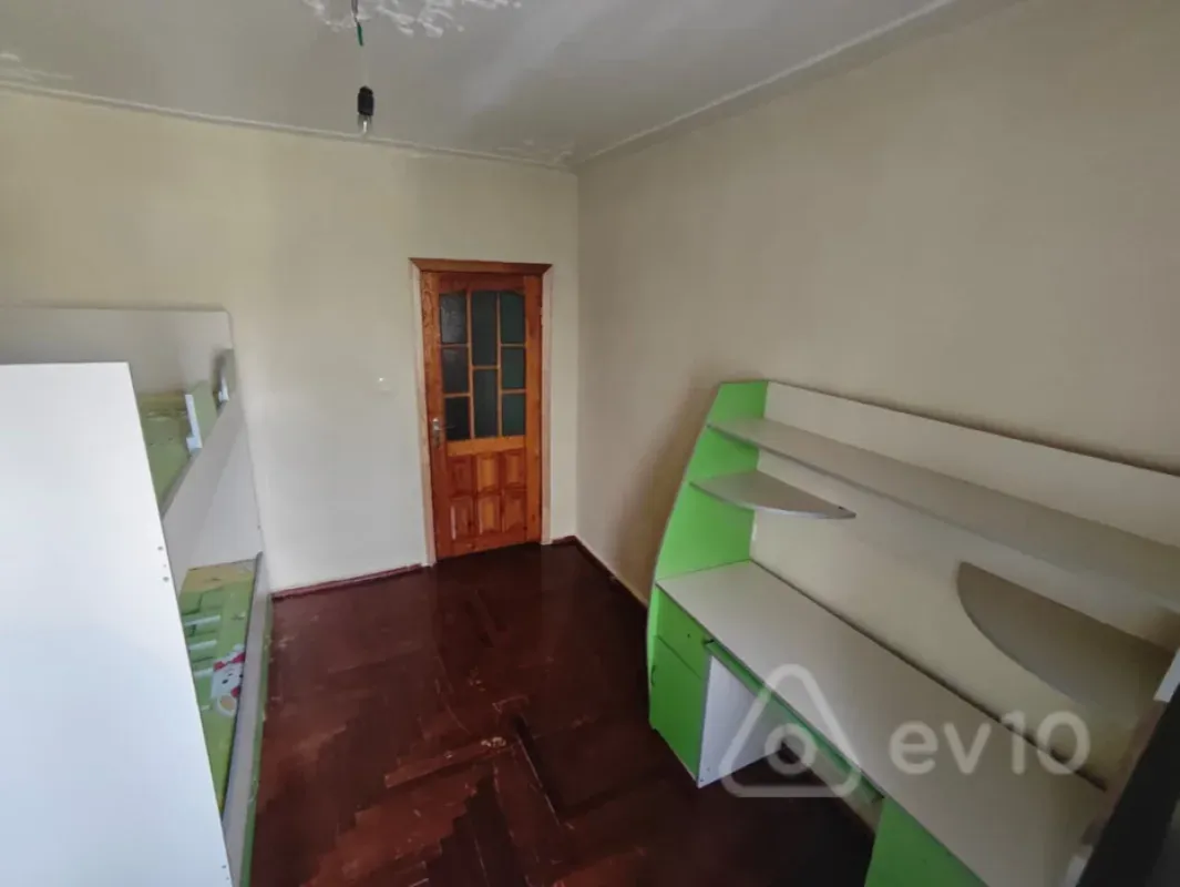 Kirayə verilir 3 otaqlı köhnə tikili 75 m²
