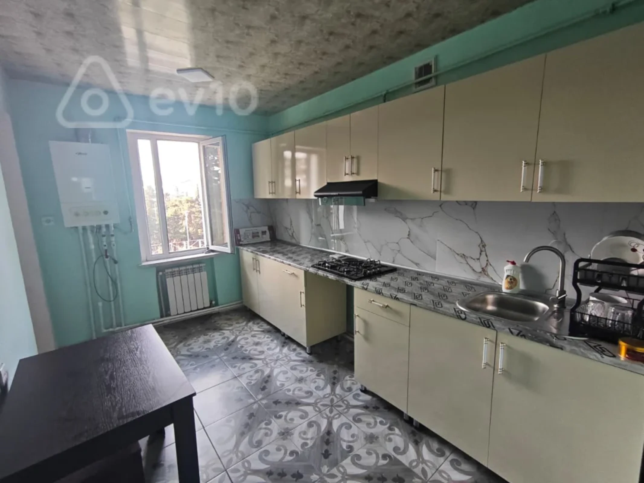 Kirayə verilir 3 otaqlı köhnə tikili 75 m²