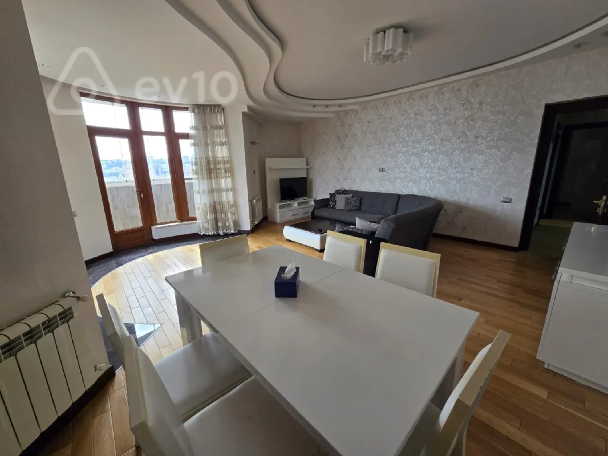 Kirayə verilir 4 otaqlı yeni tikili 180 m²