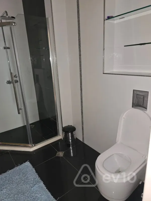 Kirayə verilir 4 otaqlı yeni tikili 180 m²