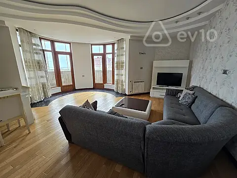 Kirayə verilir 4 otaqlı yeni tikili 180 m²