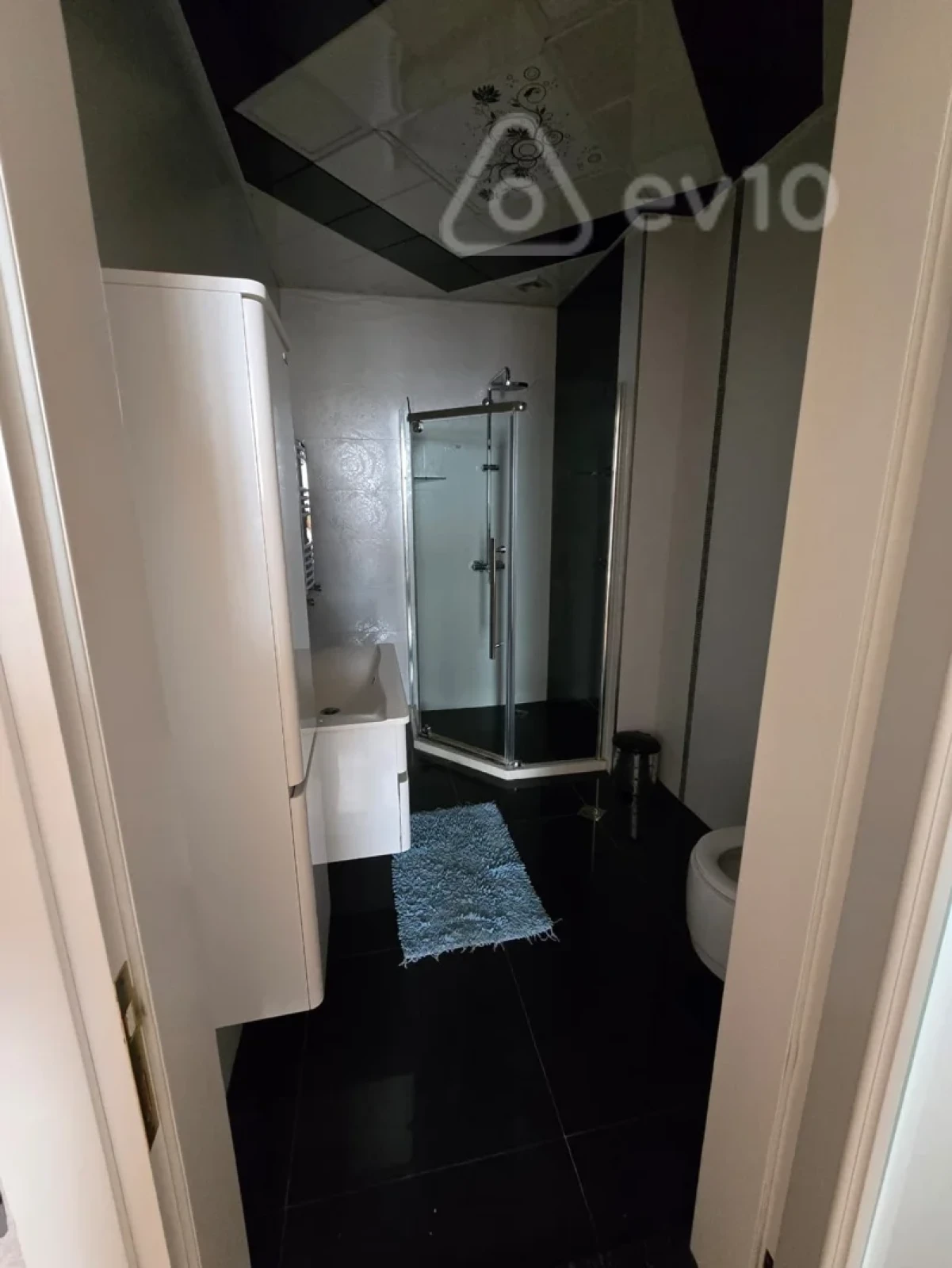 Kirayə verilir 4 otaqlı yeni tikili 180 m²