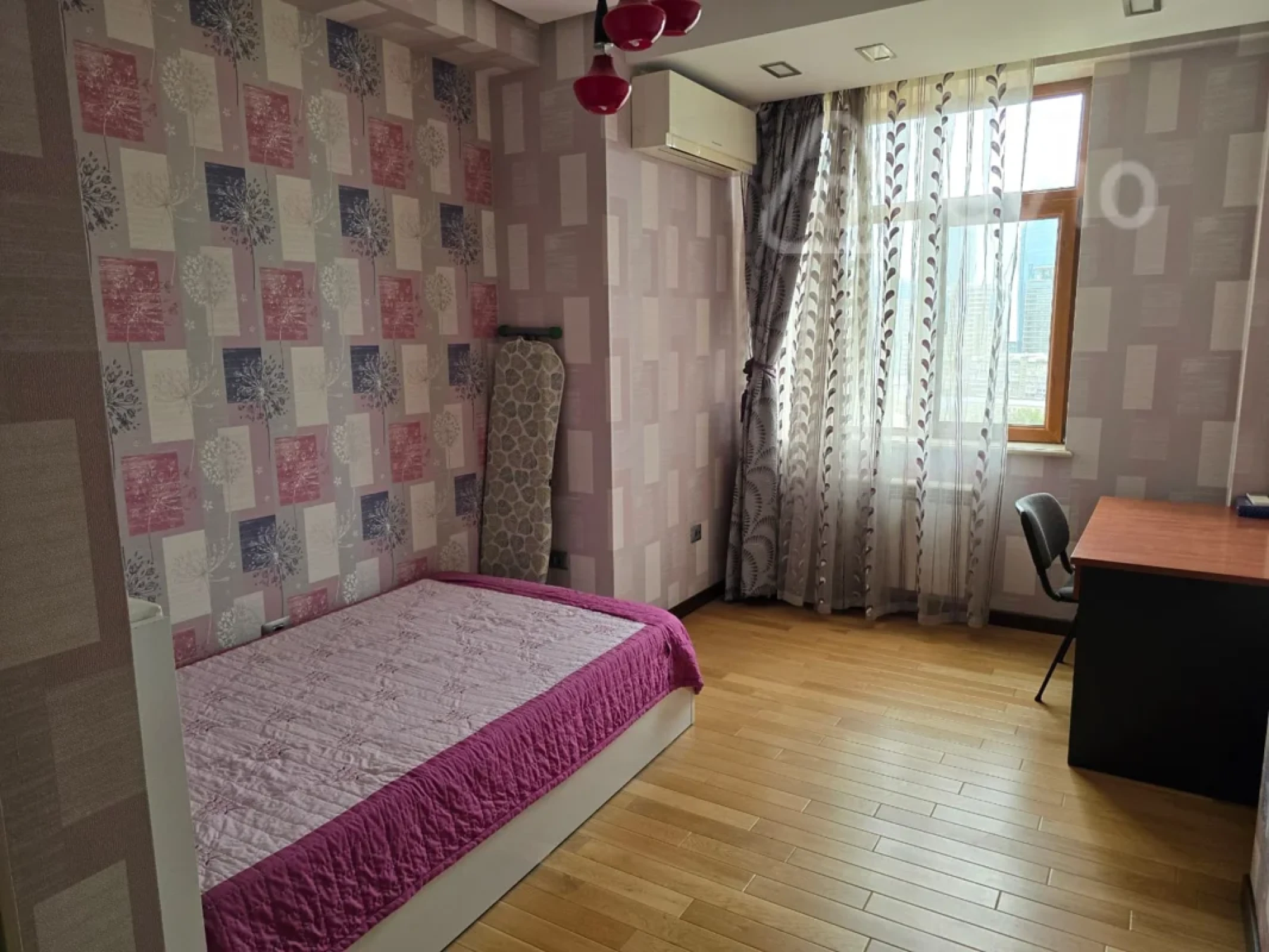 Kirayə verilir 4 otaqlı yeni tikili 180 m²