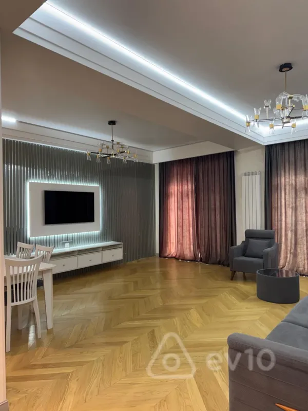 Kirayə verilir 3 otaqlı yeni tikili 180 m²