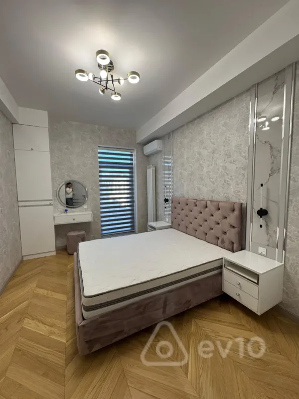 Kirayə verilir 3 otaqlı yeni tikili 180 m²