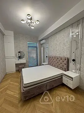 Kirayə verilir 3 otaqlı yeni tikili 180 m²