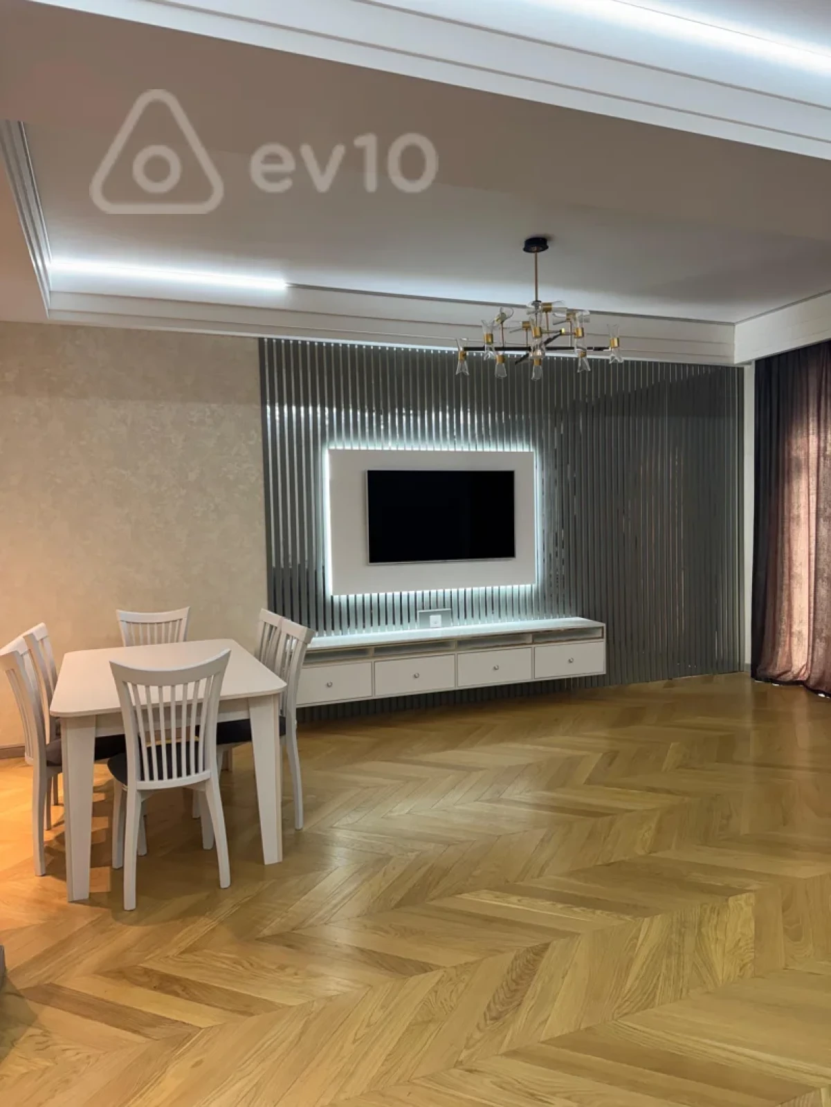Kirayə verilir 3 otaqlı yeni tikili 180 m²
