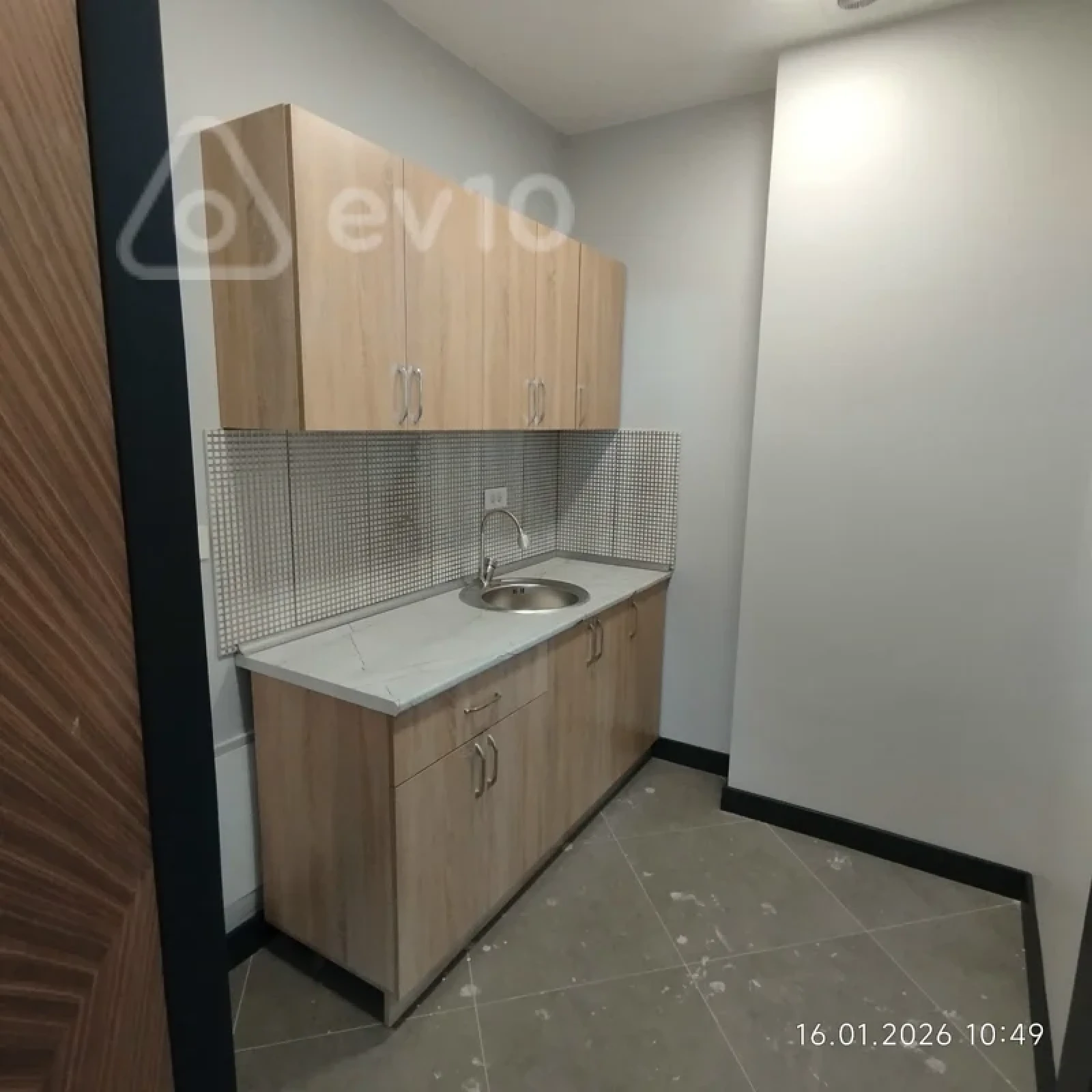 Kirayə verilir 2 otaqlı ofis 130 m²