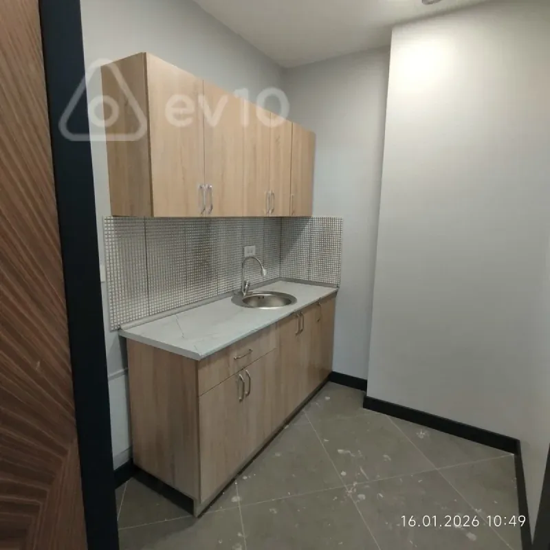 Kirayə verilir 2 otaqlı ofis 130 m²