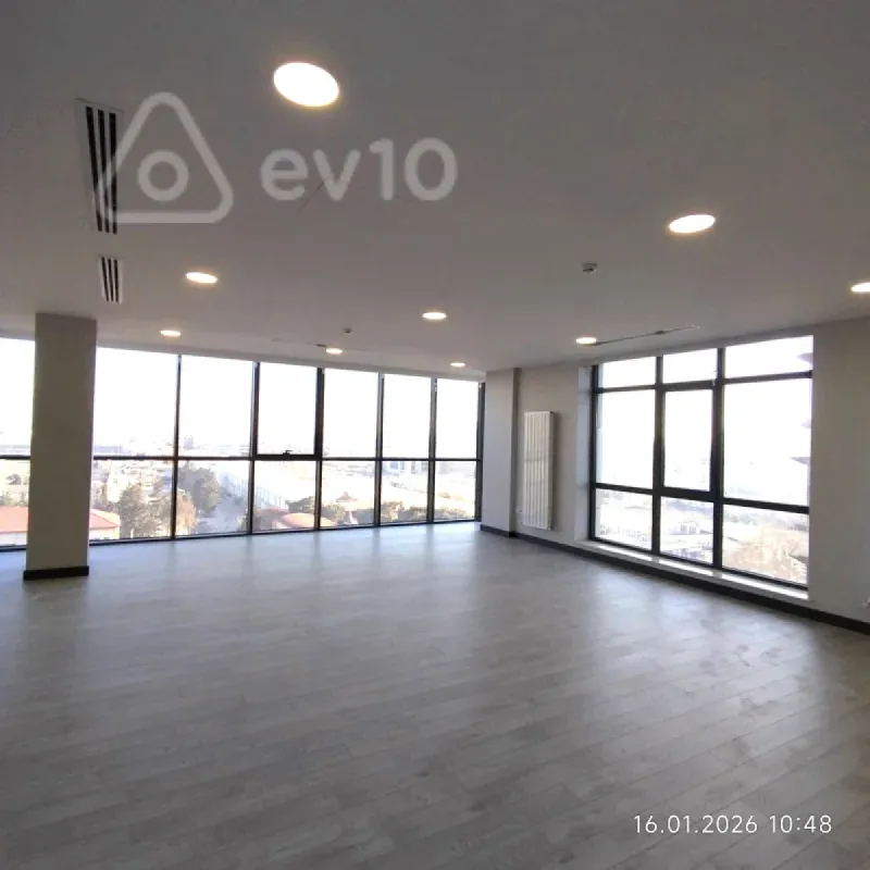Kirayə verilir 2 otaqlı ofis 130 m²