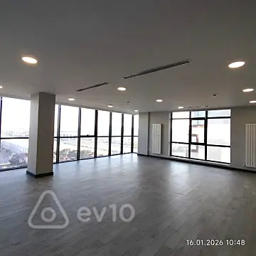 Kirayə verilir 2 otaqlı ofis 130 m²
