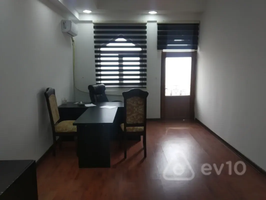 Kirayə verilir 3 otaqlı ofis 120 m²