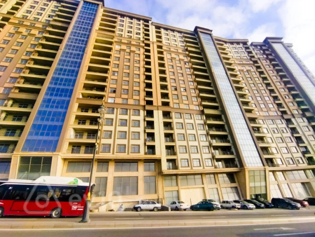 Satılır 2 otaqlı yeni tikili 88 m²