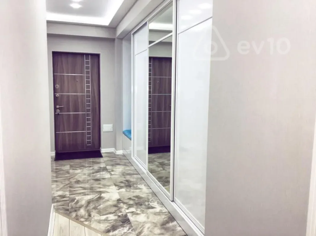 Satılır 2 otaqlı yeni tikili 75 m²