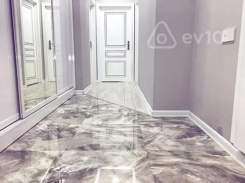 Satılır 2 otaqlı yeni tikili 75 m²