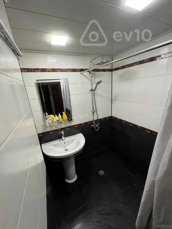 Satılır 3 otaqlı köhnə tikili 75 m²