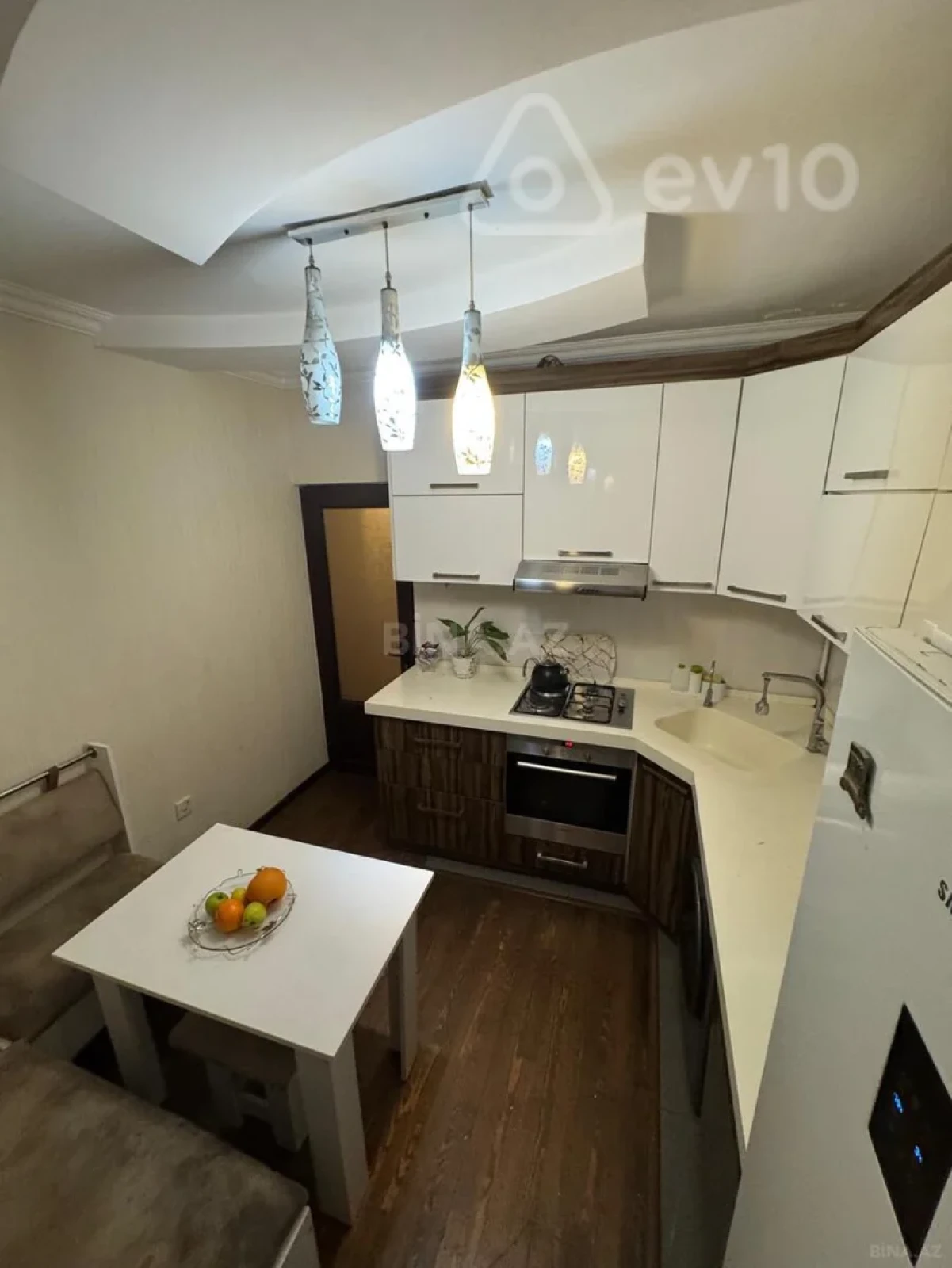 Satılır 3 otaqlı köhnə tikili 75 m²