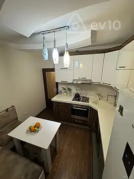 Satılır 3 otaqlı köhnə tikili 75 m²
